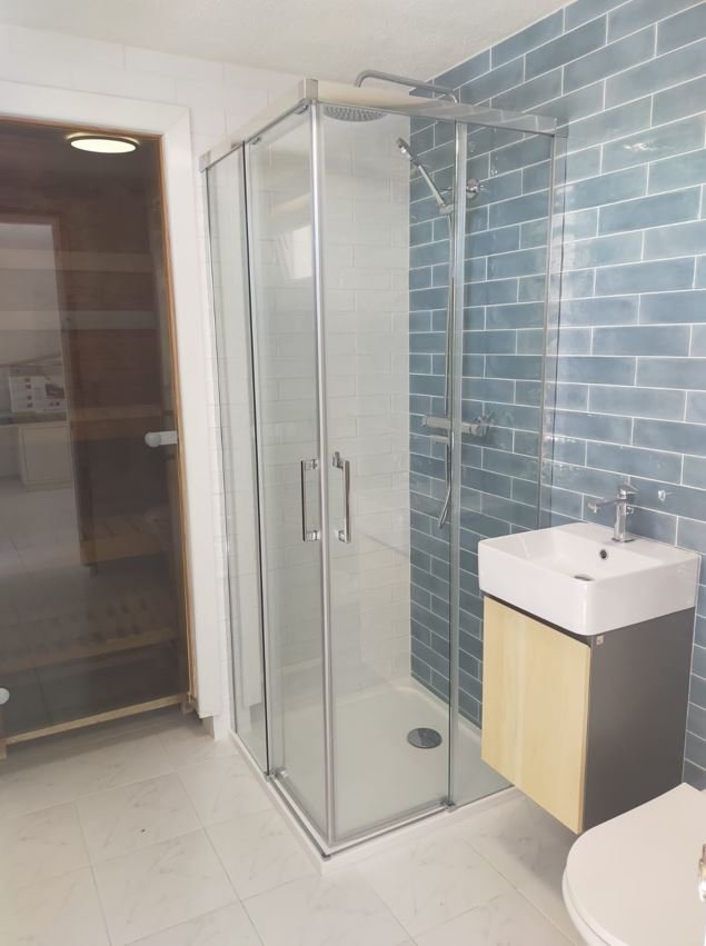 Blue tile bathroom renovation in Costa del Sol