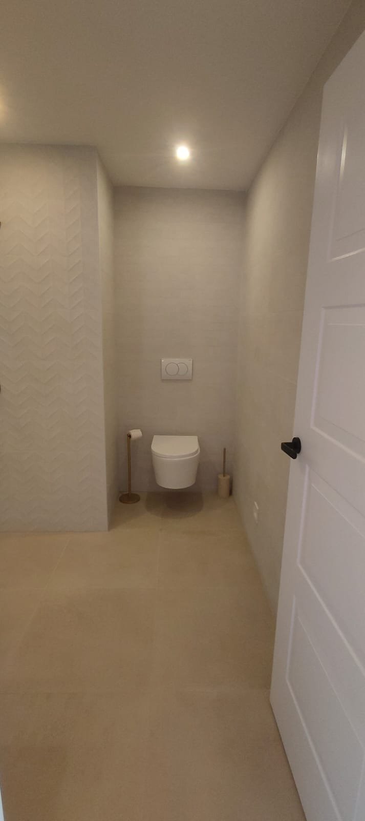 Shower and bathroom installation in Costa del Sol